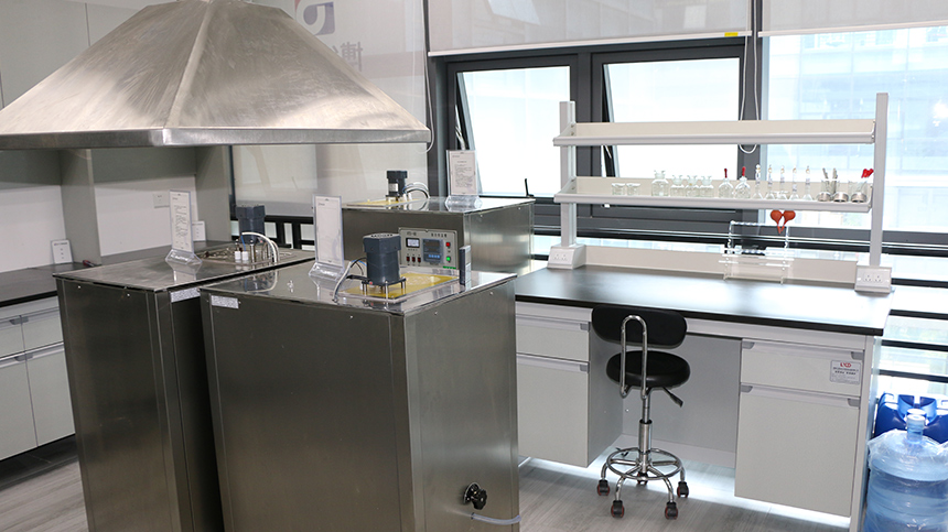 實(shí)驗(yàn)臺(tái)